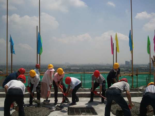 实力铸造品质 热烈庆祝金沙沐日广场乐成封顶 