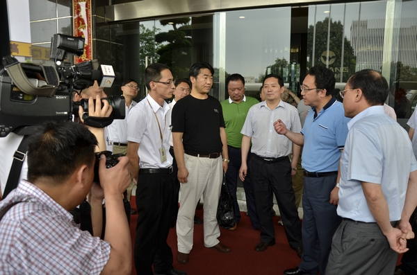 四川甘孜藏族自治州人民政府益西达瓦州长一行莅临我司考察指导事情