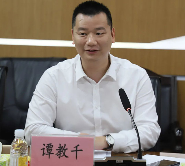 广东省市场监视治理局标准化处谭教千处长向mg冰球突破集团获得本次国家级标准化项目试点体现祝贺