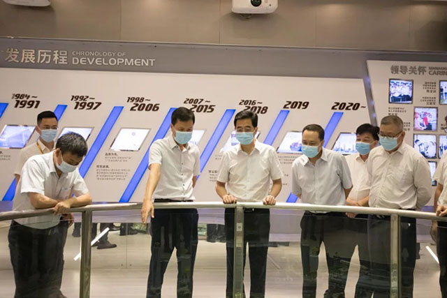 潘董事长详细先容了公司的产品和手艺